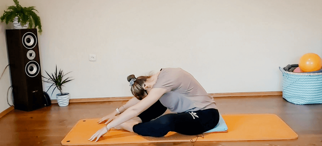 Kręgosłupowy flow – ćwiczenie Spine Dance